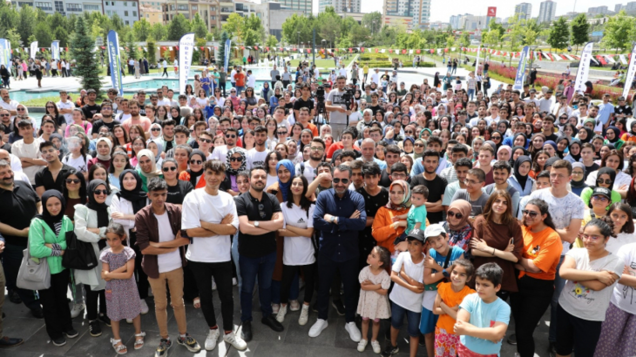 Elazığ Belediyesi gençlere desteğini sürdürüyor