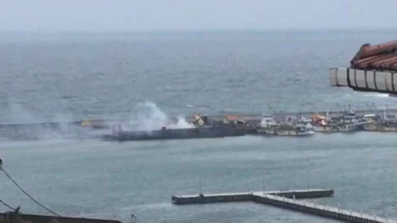 Şile'de gemide yangın paniği