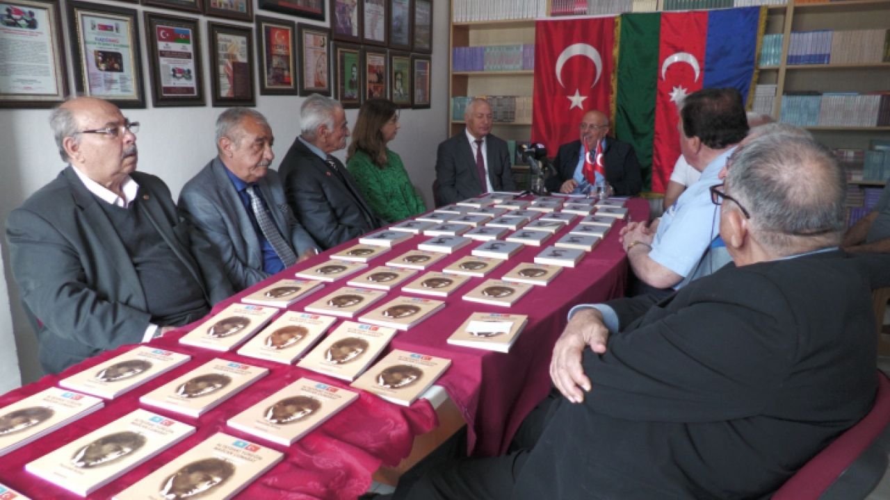 Manas Kültür Evi'nde Çağdaş Azerbaycan Konulu Toplantı Düzenlendi