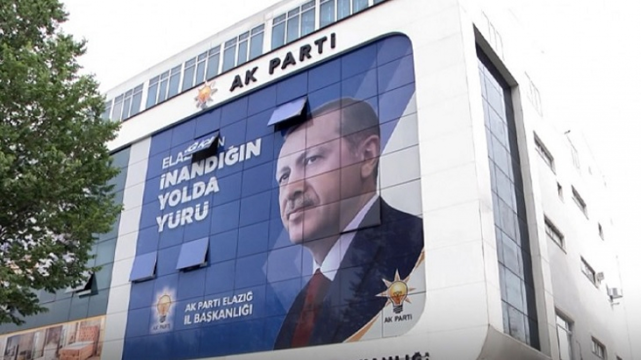 AK Parti'de 6 İlçe Başkanlığına Yeni Atama Yapıldı