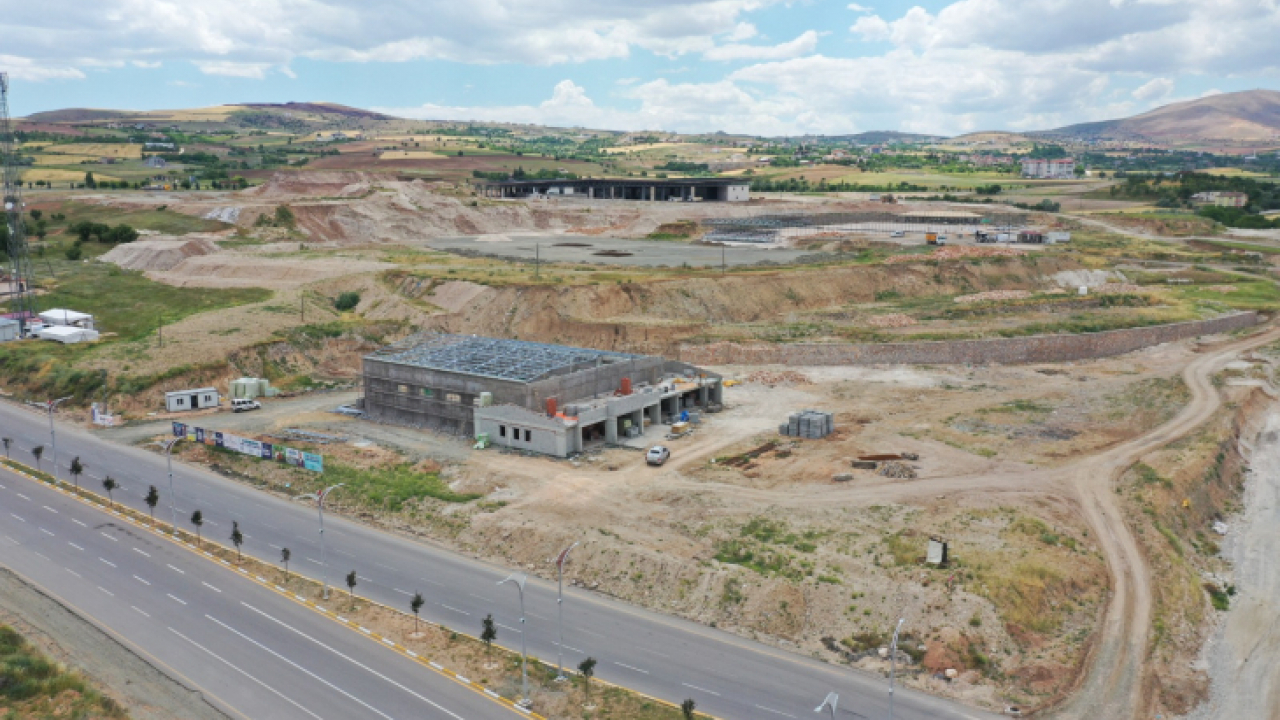 Elazığ Belediyesi Yeni Spor ve Yaşam Kompleksi İnşaatı Hızla İlerliyor